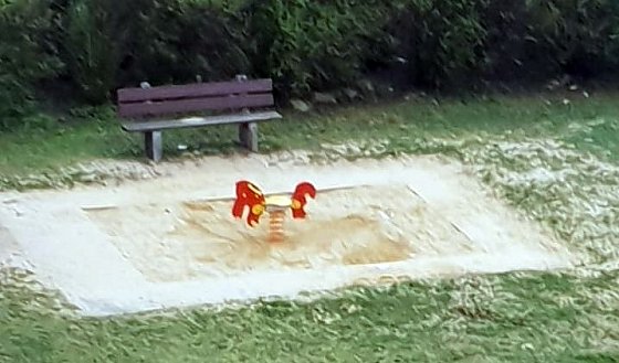 Bild: Mitten im Sandkasten