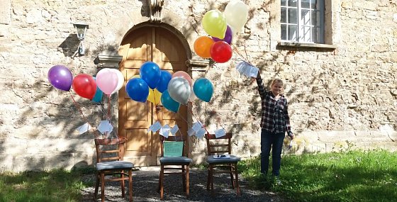Bild: Schick dein Gebet zum Himmel � fr&ouml;hliche Luftballon-Aktion