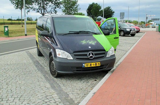 Bild: Geklauter Vito auf Parkplatz entdeckt