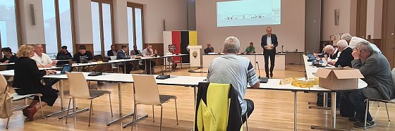 Bild: Blick in den Ratssaal