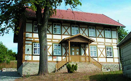 Bild: Anziehungspunkt f&uuml;r Lyrikfreunde aus Nah und Fern: das Geburtshaus von Sarah Kirsch