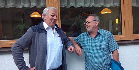 Bild: Jochen Keitel vom gleichnamigen Unternehmen aus Hainrode (links) und Markus Kirschner, Hotelier in St. Leonhard im Pitztal, lernten sich 1993 kennen. Seitdem verbindet sich eine Gesch&auml;ftspartnerschaft.