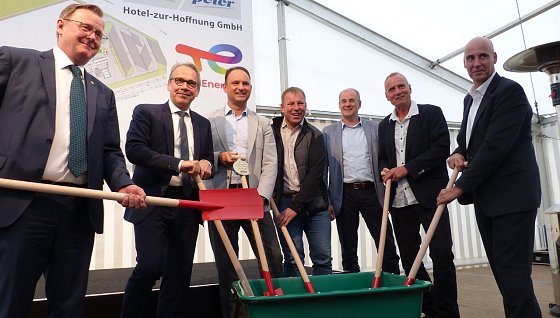 Bild: Von links: Bodo Ramelow, Goerg Maier, Andreas Peter, Silvio Wagner, Matthias Jendricke, Hans-J&uuml;rgen Weidt und Christian Cabrol