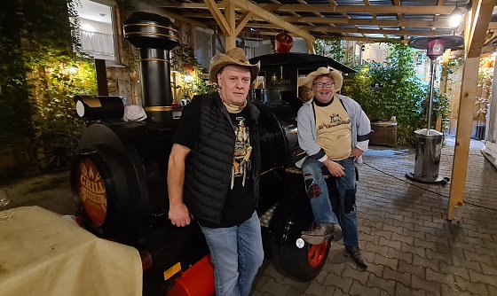 Bild: Frank Pojtinger und Andreas Rummel freuten sich &uuml;ber begeisterte G&auml;ste