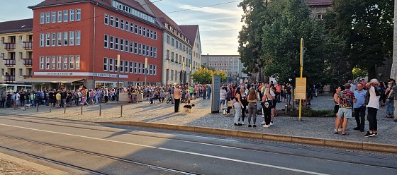 Bild: Der Rathausplatz war gut besucht