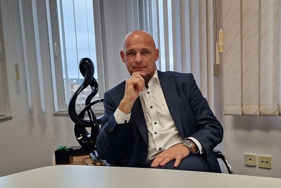 Bild: Es geht auch mal gelassen, wie hier bei einem Gespr&auml;ch im Jahr 2022