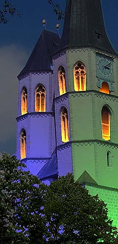 Bild: Kirche im Licht