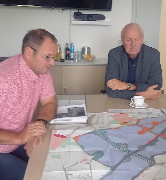 Bild: Stefan Marx zu Besuch bei den Nordh&auml;user Kieswerken