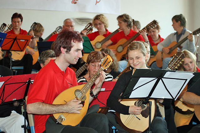 Bild: Landesmusikfest der Zupfmusiker
