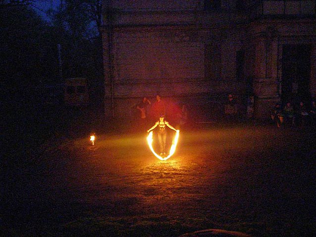Bild: Feuer m Park
