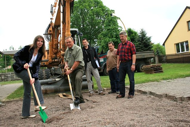 Bild: In die Erde gestochen