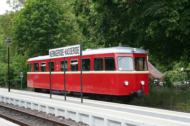 Bild: Triebwagen unterwegs