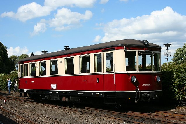 Bild: Triebwagen unterwegs