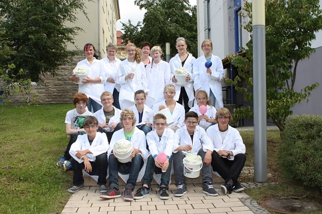 Bild: Chemie-Fachleute