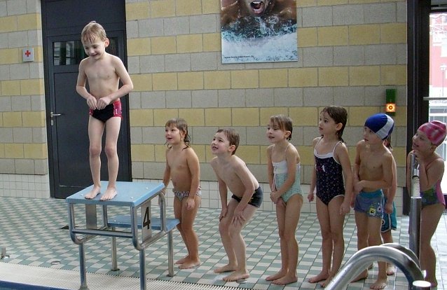Bild: Schwimmkurs Brummkreisel