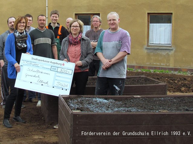 Bild: F&ouml;rderverein bedankt sich bei Helfern