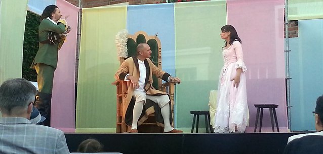 Bild: Premiere im Hof