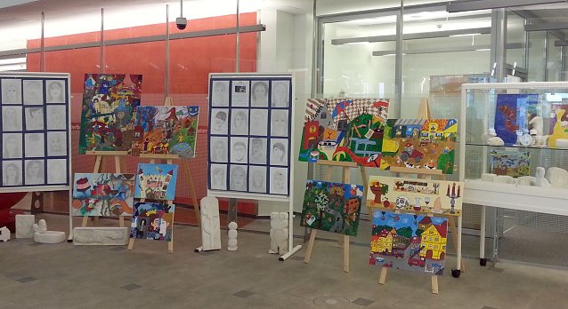 Bild: Ausstellung in der Kreissparkasse