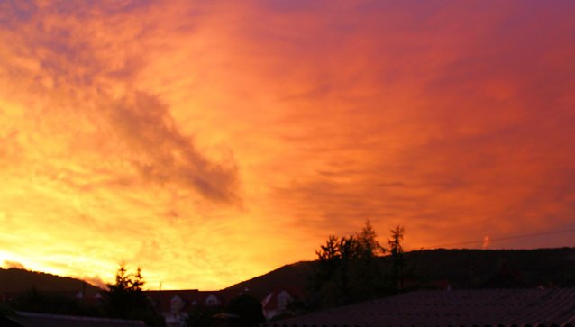 Bild: Leuchtender Himmel