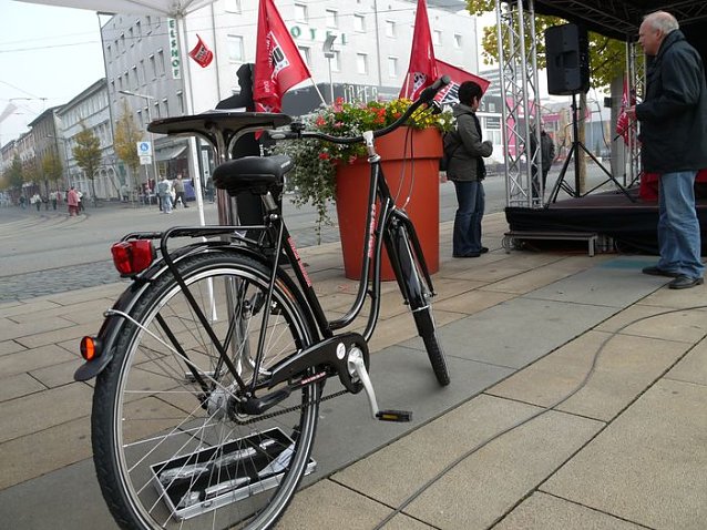 Bild: Protest am Bahnhof