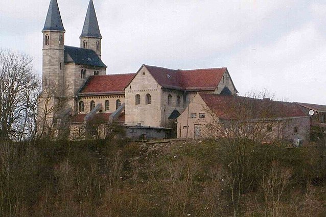 Bild: Die romanische Pfeilerbasilika zu M&uuml;nchenlohra