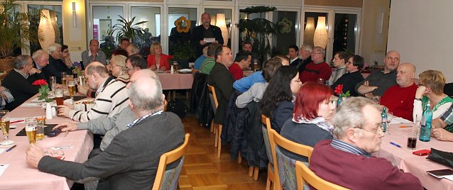 Bild: Blick in die Versammlung