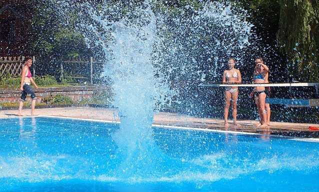 Bild: Poolparty in Bleicherode