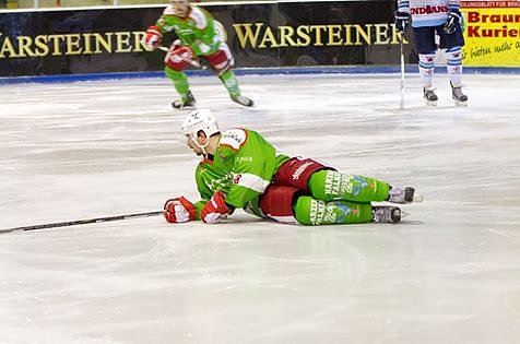 Bild: Weiter f&uuml;r die Falken im Einsatz: Stefan Bilstein