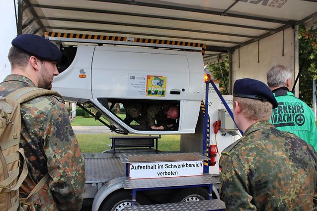 Bild: Verkehrssicherheitstag bei der Bundeswehr
