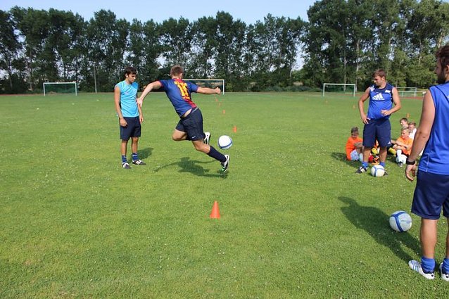 Bild: Volles Training bei der Fu&szlig;ballschule
