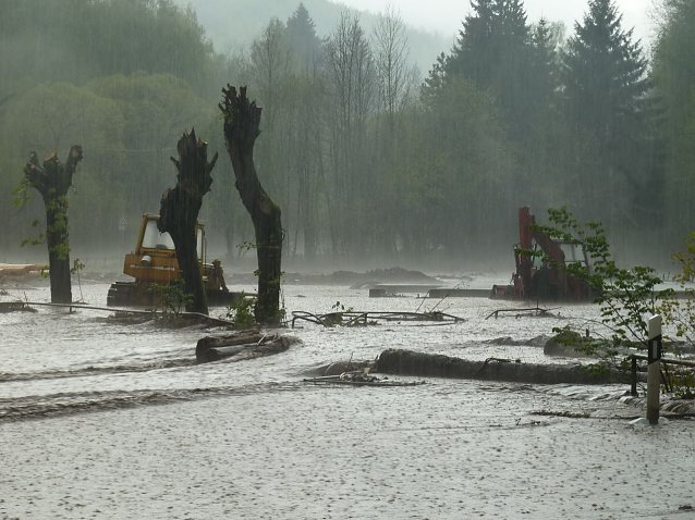 Bild: Unwetter bei Netzkater zerst&ouml;rte Bundesstra&szlig;e