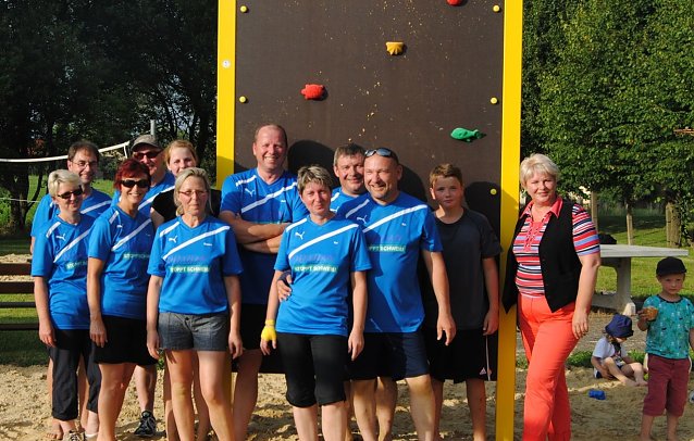 Bild: Volleyball und Klettern