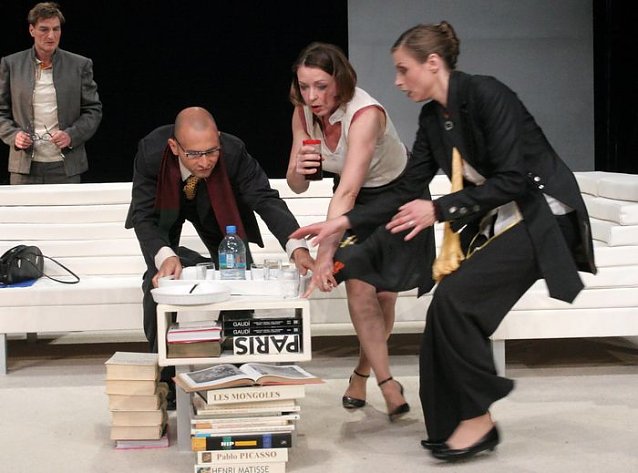Bild: Am Sonntag im Theater