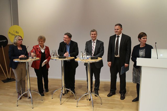 Bild: Podiumsdiskussion im Ratssaal