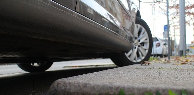 Bild: Gef&auml;hrliches Parken