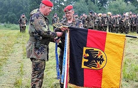 Bild: Es war eine wundersch&ouml;ne Zeit - Kommando&uuml;bergabe am Kyffh&auml;user