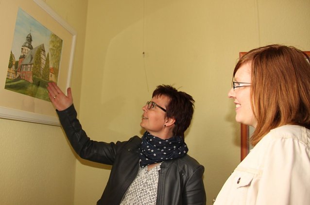 Bild: Die Motive der Acryl- und &Ouml;lmalereien und Aquarelle reichen von der Kirche in Ilfeld-Wiegersdorf &uuml;ber Stillleben und Portr&auml;ts bis hin zu humoristischen Bildern