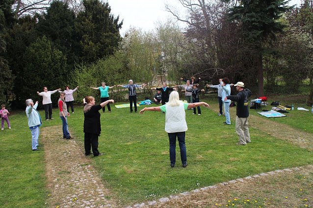 Bild: Eine Welle der Energie um die Welt schicken - auch in Nordhausen wurde der Tai Chi Welttag begangen