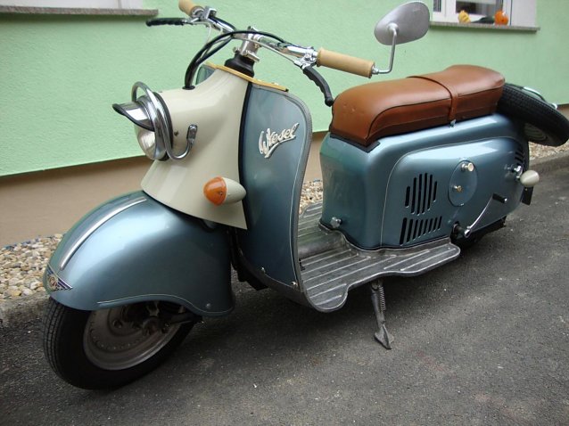Bild: Ost Klassiker auf zwei R&auml;dern - in der Nordh&auml;user S&uuml;dharz Galerie werden Mitte Mai 12 historischen Motorroller ausgestellt