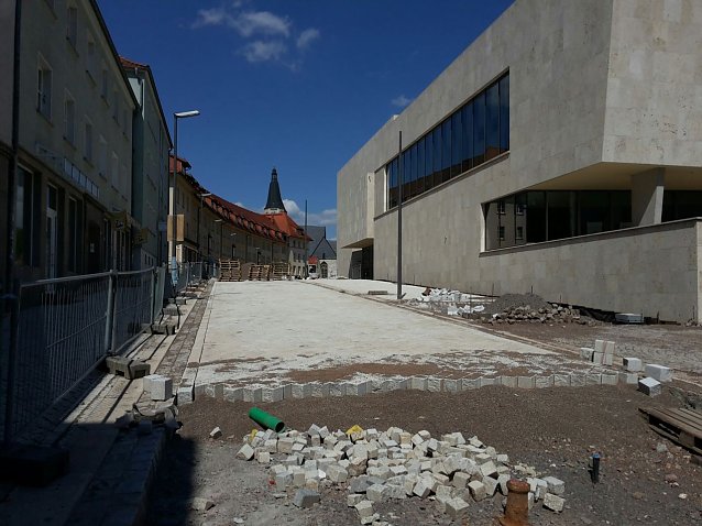 Bild: Baustelle vor der Bibliothek
