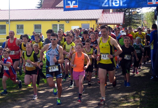 Bild: Start zum Ellricher Stadtwaldlauf