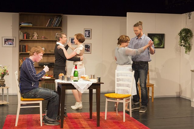 Bild: Im Rahmen der 23. S&uuml;dharzer Schultheatertage im Theater Nordhausen steht auch das St&uuml;ck Liebe Jelena Sergejewna des Theaterjugendclubs auf dem Programm