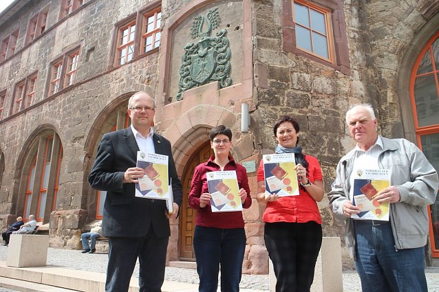 Bild: Das Stadtarchiv konnte unter anderem die neue Sonderausgabe der Nordh&auml;user Nachrichten vorstellen