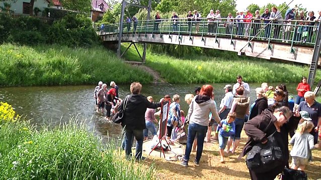 Bild: Zum ersten Nordh&auml;user "Anwassern" waren viele Teilnehmer und Schaulustige erschienen