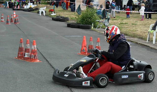 Bild: 27. und 28. Sondersh&auml;user Jugend- Kart-Slalom