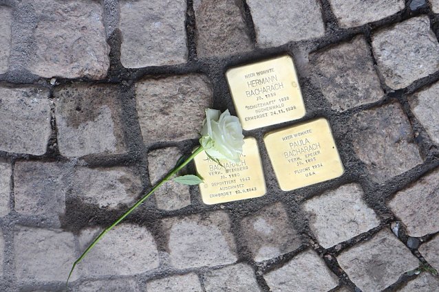 Bild: Hermann Bacharach, Paual Speier, Karoline Steinberg - drei neue Stolpersteine f&uuml;r Nordhausen