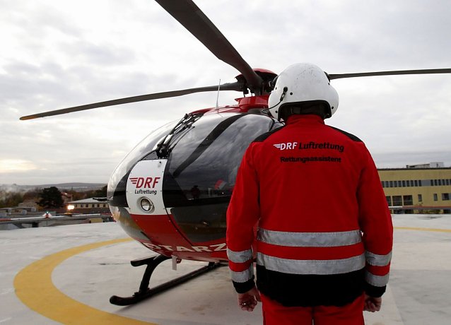 Bild: EC 135 auf Klinikdach