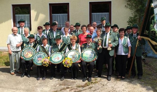 Bild: Sch&uuml;tzenfest in S&uuml;lzhayn