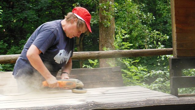 Bild: Arbeitseinsatz mit Frauenpower