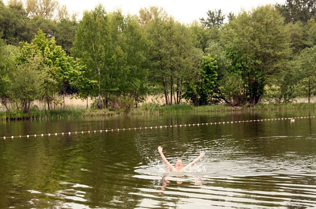 Bild: freier Eintritt im Freibad und ein Eis f&uuml;r Sch&uuml;ler